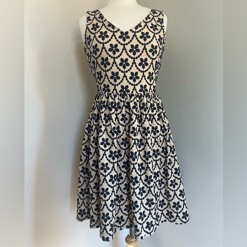 Sunday in Brooklyn Anthropologie embroidered floral dress cream navy blue 6 S